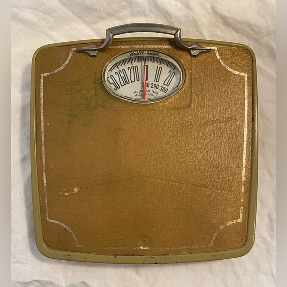 3/55$ VINTAGE Health queen yellow GOLD TONE METAL/VINYL BATHROOM SCALE - Picture 5 of 9